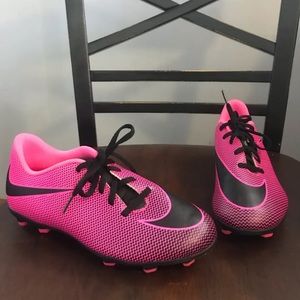Girls Nike soccer shoes